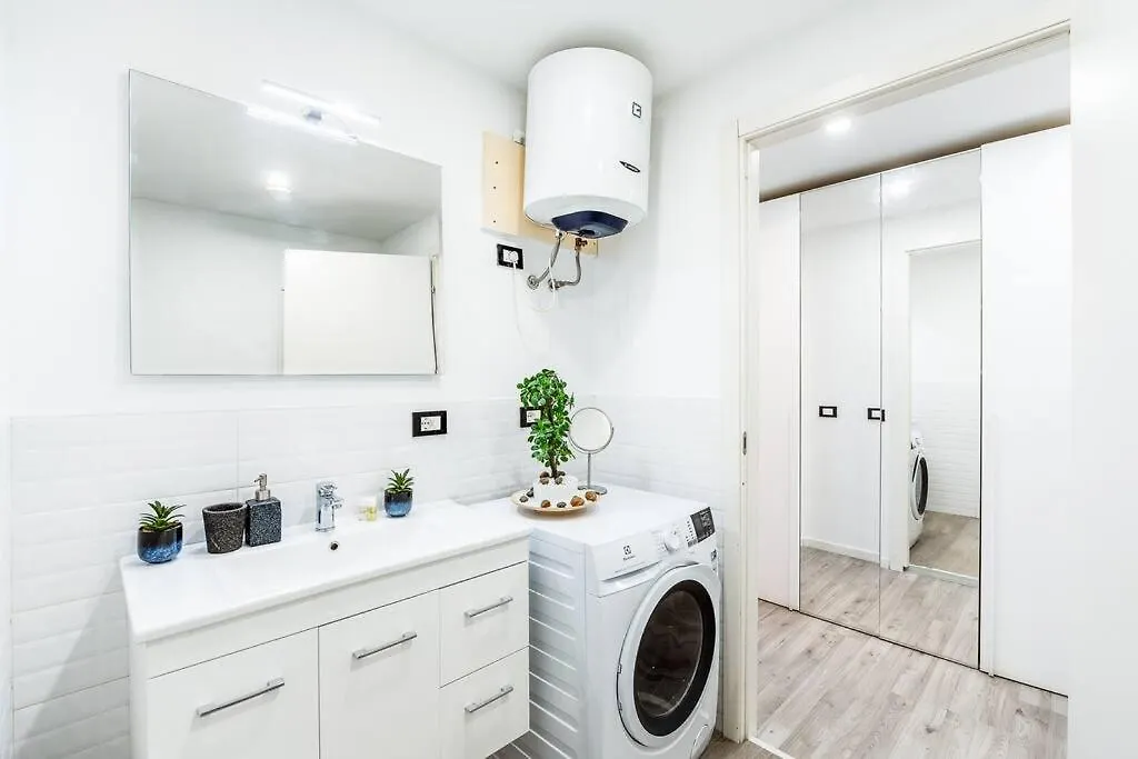 Apartament 2 Minutes From Central Station-Exclusive Open Space Mediolan