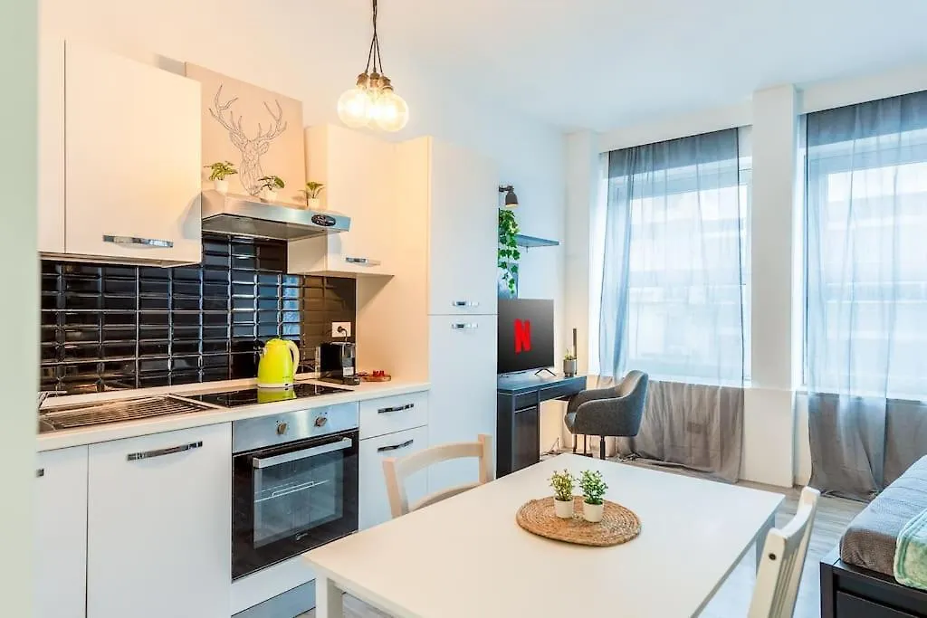 2 Minutes From Central Station-Exclusive Open Space Mediolan 0*,  Włochy