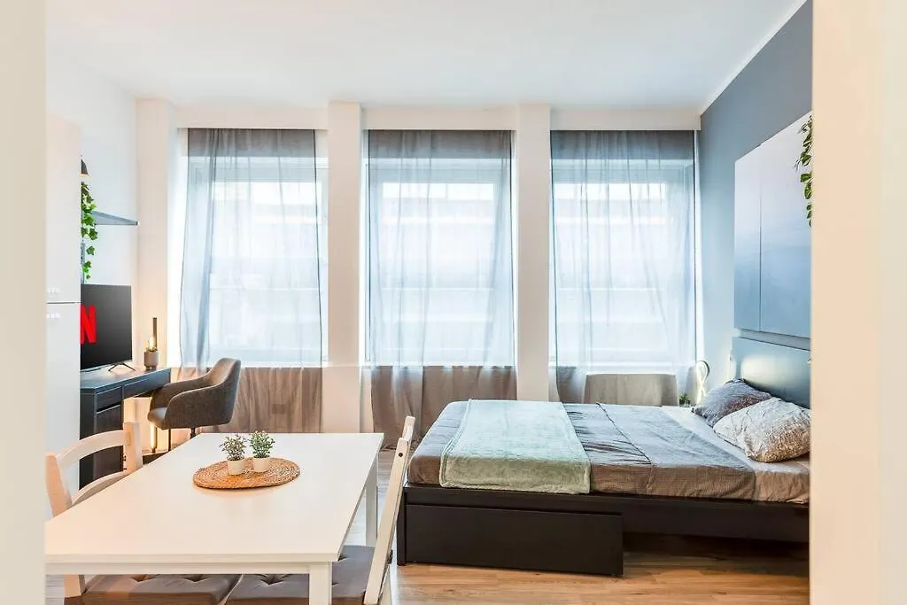 2 Minutes From Central Station-Exclusive Open Space Mediolan Włochy